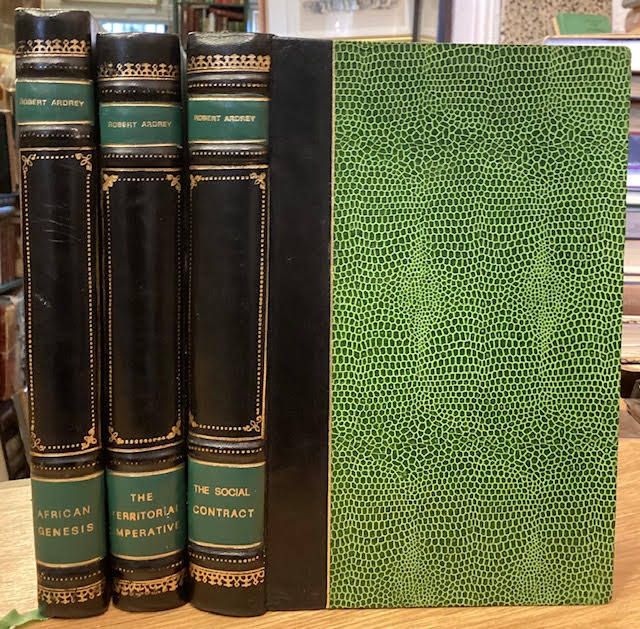 African Genesis ; The Territorial Imperative ; The Social Contract