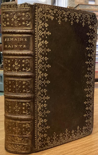 L'Office de la Semaine-Sainte a L'Usage de la Maison du Roy. Conformement aux Breviaires & Messels Romain & Parisien. En Latin & en Francois. Avec l'Explication des Ceremonies de l'Eglise, et des Instructions, Prieres, & quelques Reflexions sur les Mysteres que l'on celebre dans cette Sainte Semaine