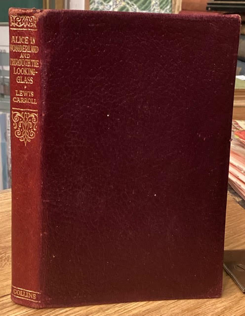 Alices Adventures in Wonderland and Through the Looking Glass Collins Library of Classics