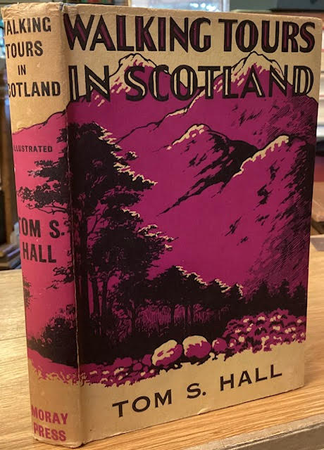 Walking Tours in Scotland (Thirty Itineraries with Maps)